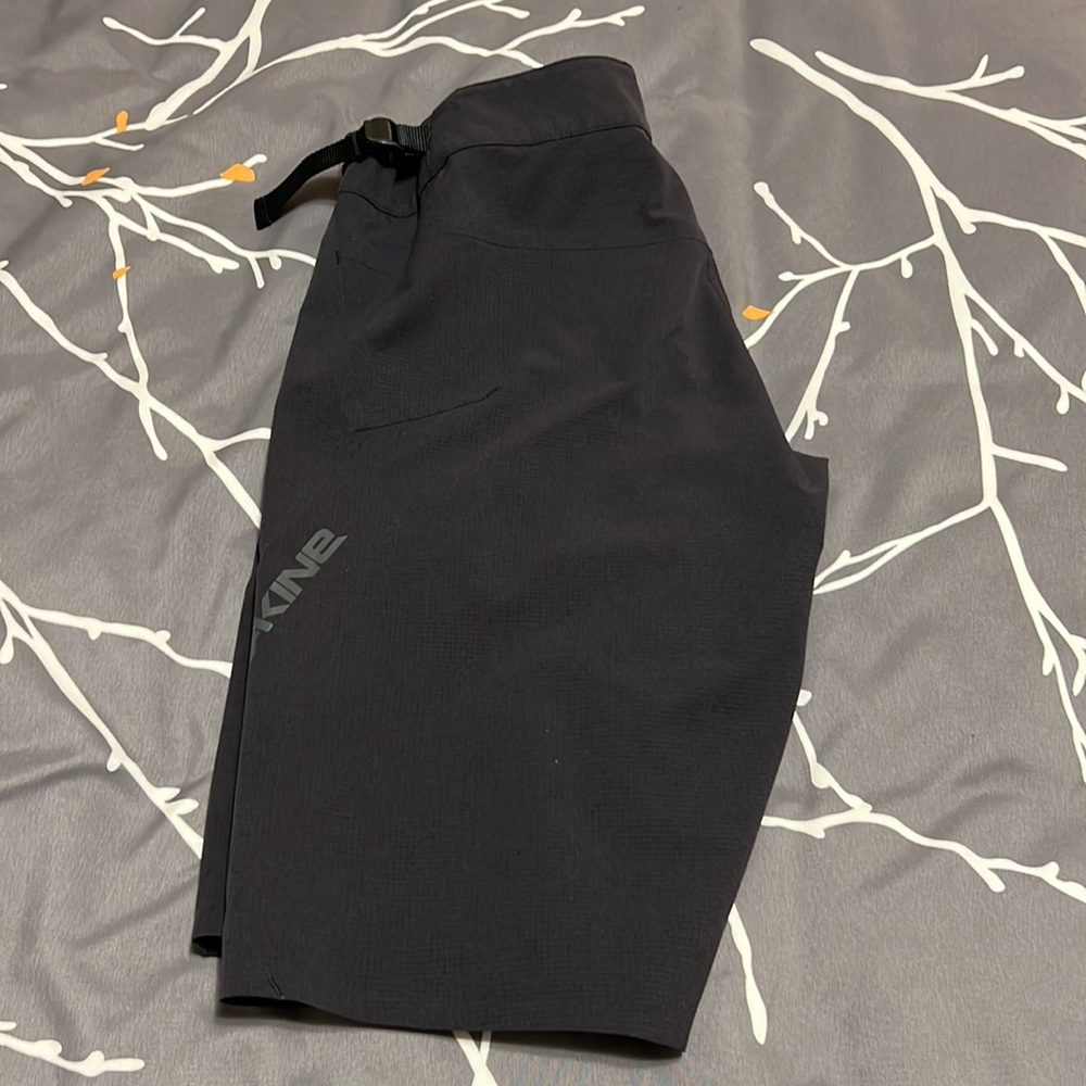 Dakine Black Athletic Men Shorts - Picture 3 of 5